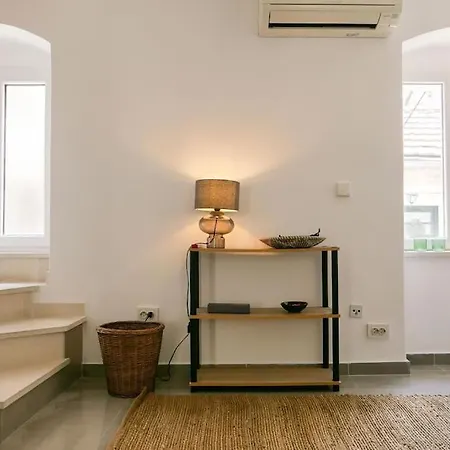 Cozy Townhouse With Garden Ferienhaus