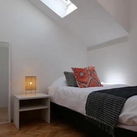 Cozy Townhouse With Garden Ferienhaus Split